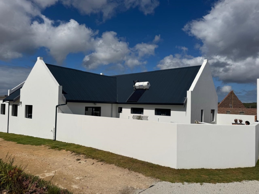2 Bedroom Property for Sale in Stilbaai Oos Western Cape